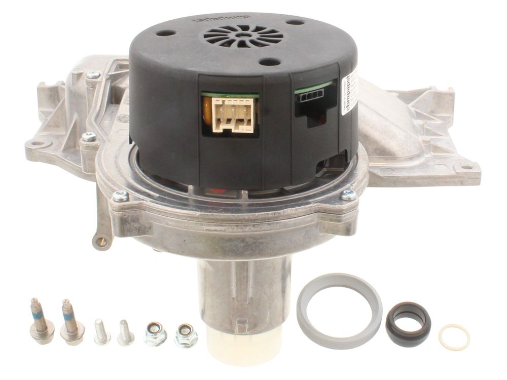 Glow-worm fan with combustion chamber cover 0020195510