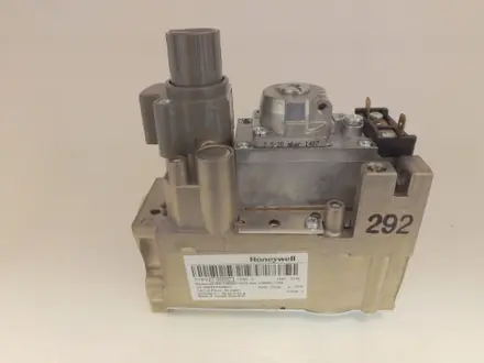 Honeywell V4600C1086U Gas Valve